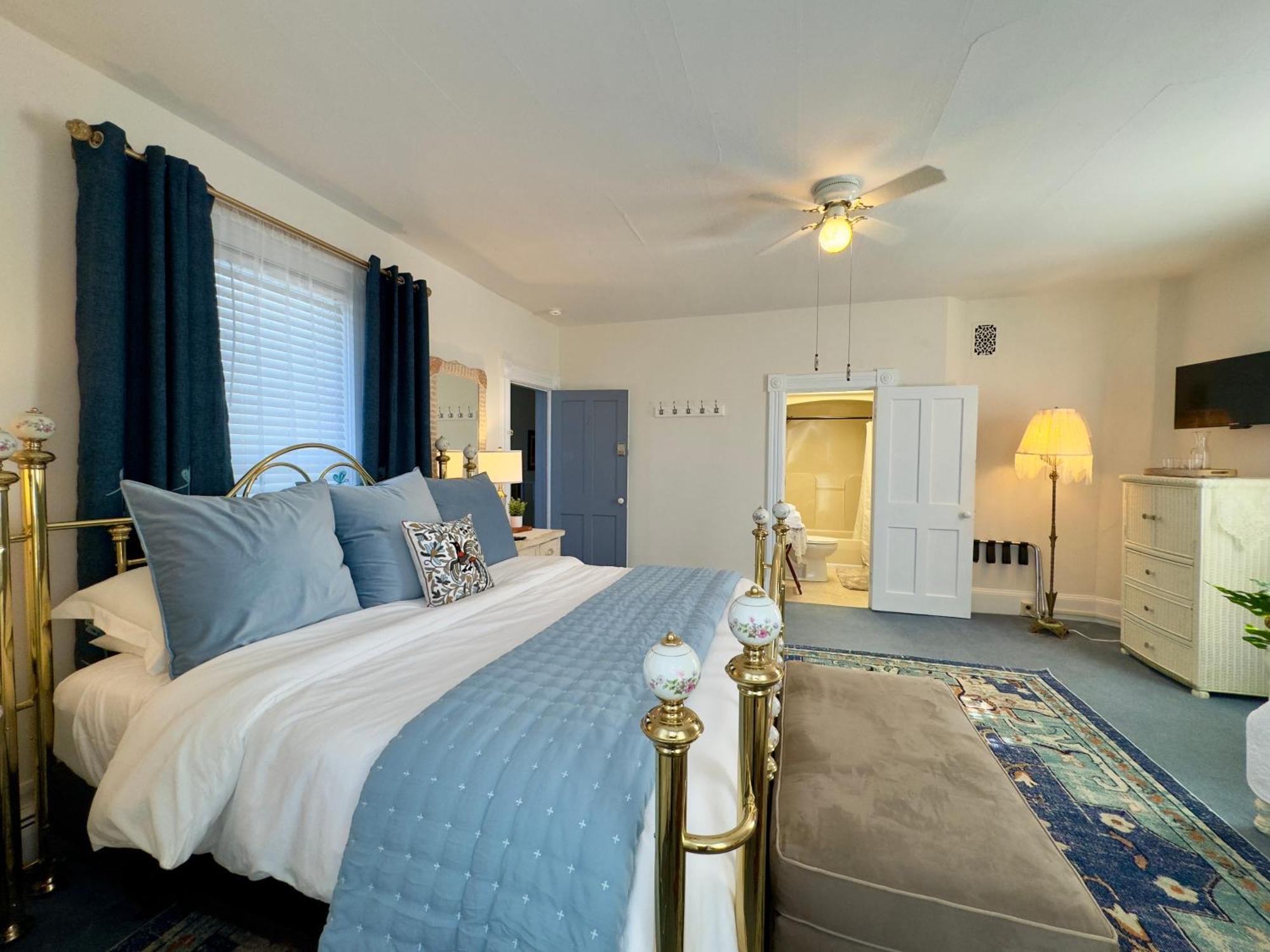 Victorian Inn Bed And Breakfast Марблхед Экстерьер фото